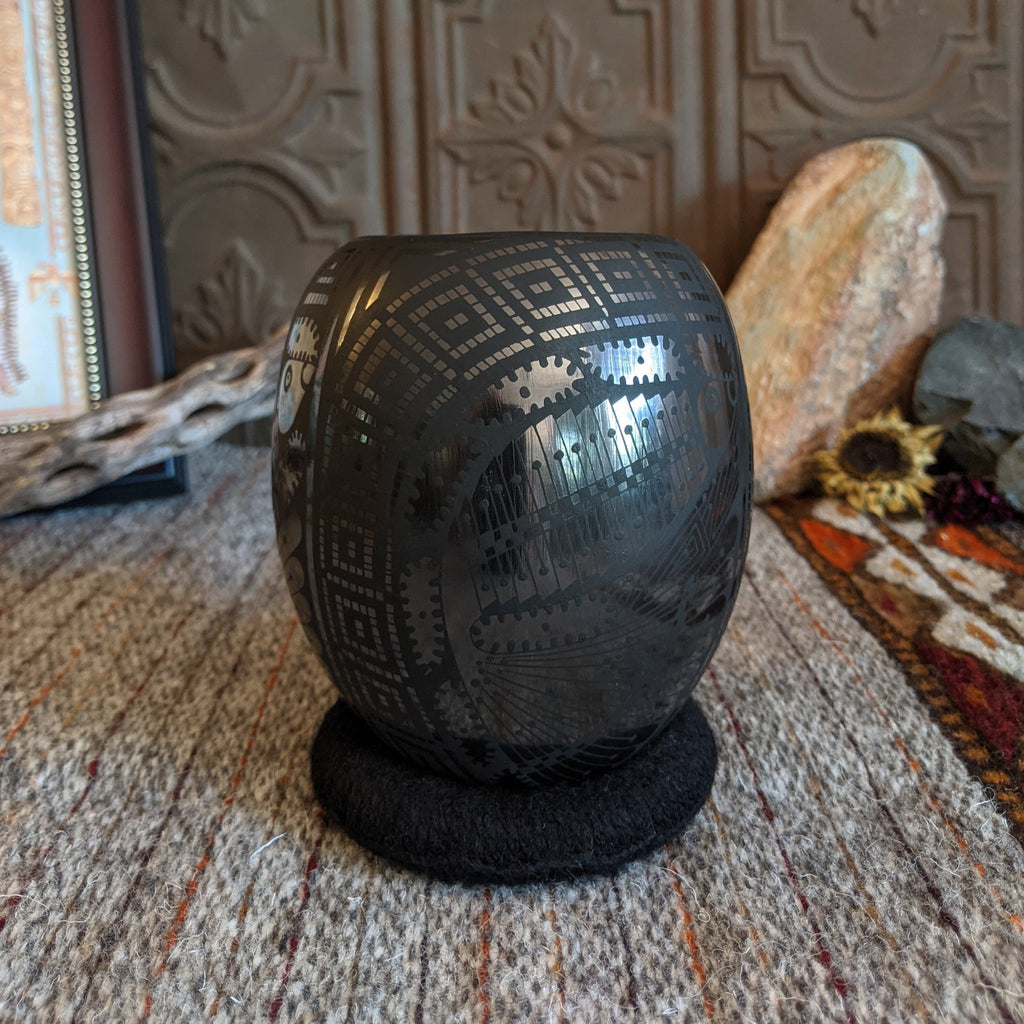 Black Mata Ortiz Pot by Eli Ortiz SWT-0144