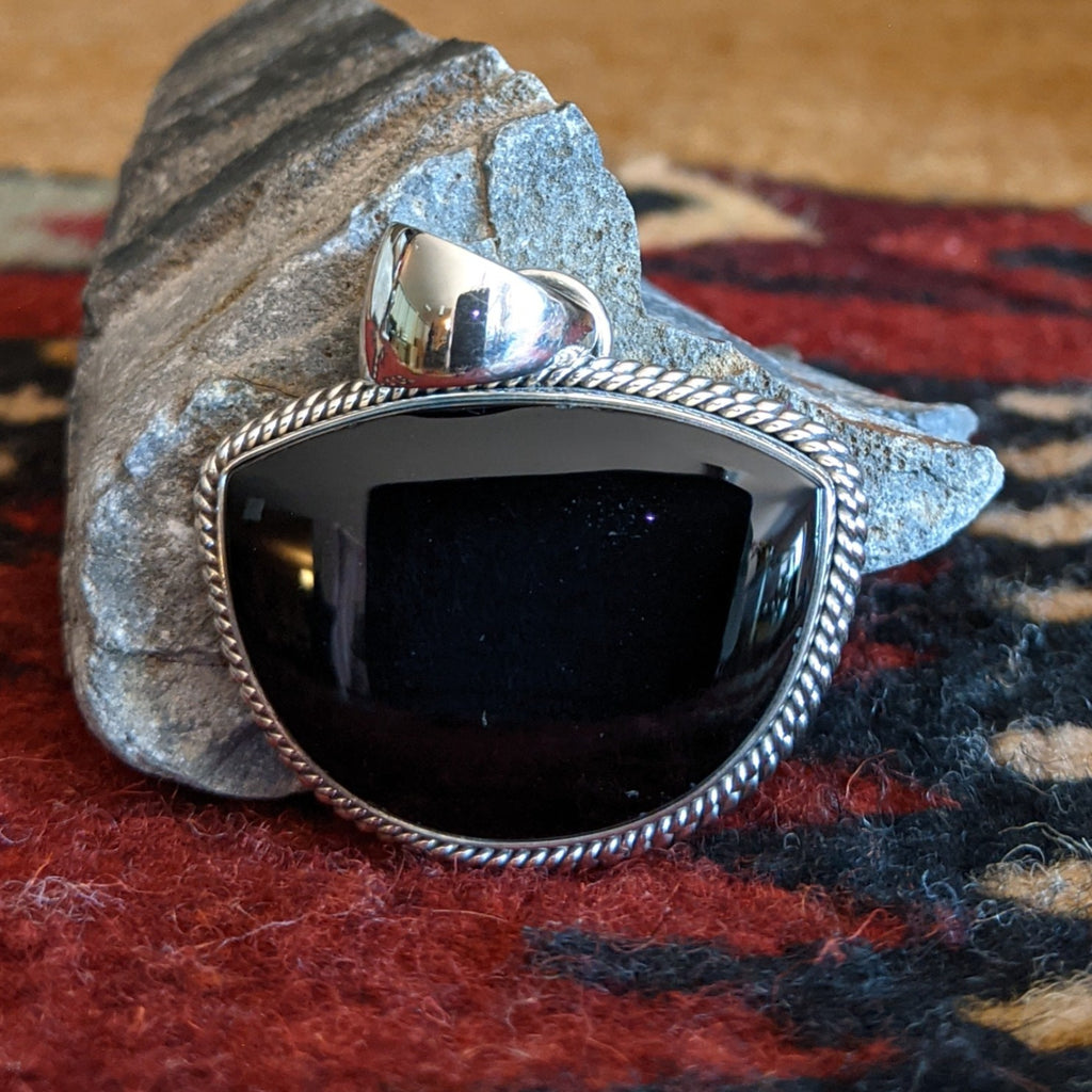 Black Onyx Pendant by Artie Yellowhorse GJ-PND-0046