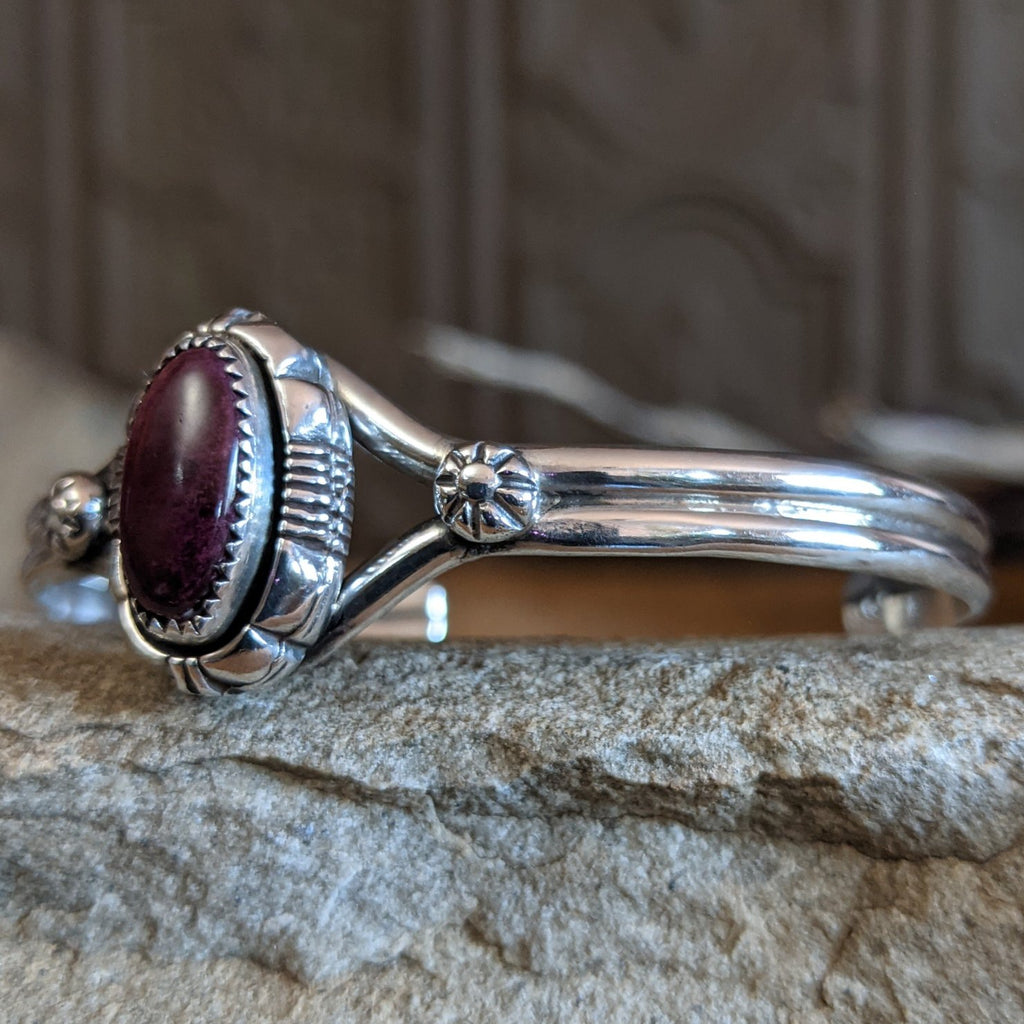 Purple Spiny Oyster Shell Cuff by Leslie Yazzie & Jack Whittaker SWSG-BRC-0013