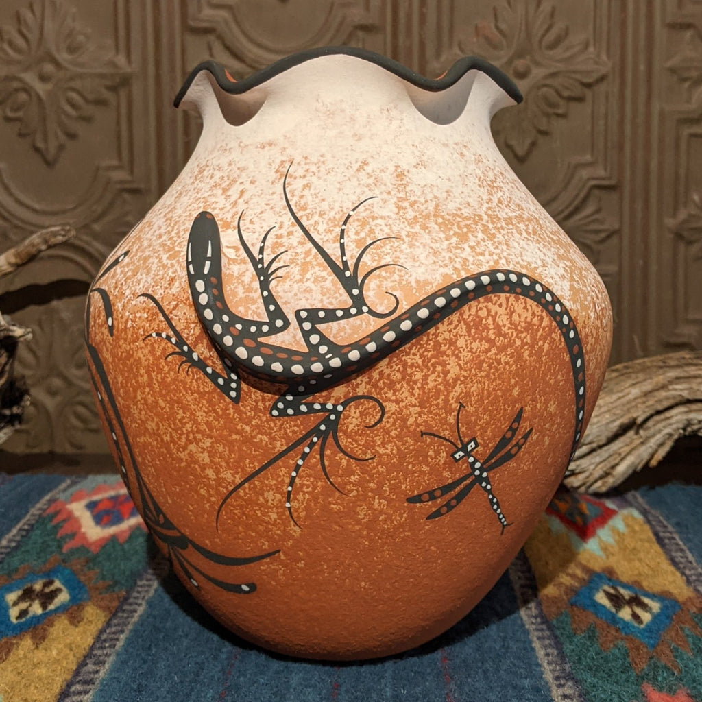 Lizard Zuni Pottery by Deldrick Cellicion SWT-POT-0002