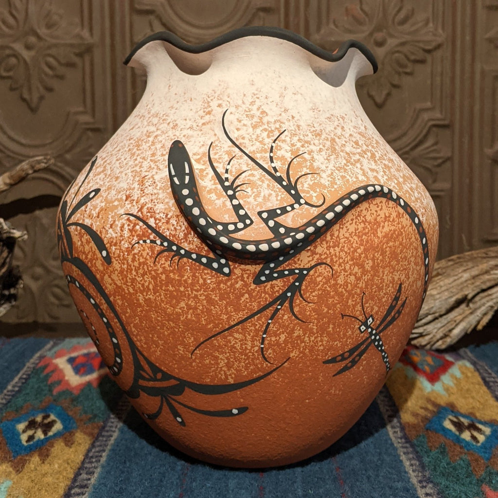 Lizard Zuni Pottery by Deldrick Cellicion SWT-POT-0002