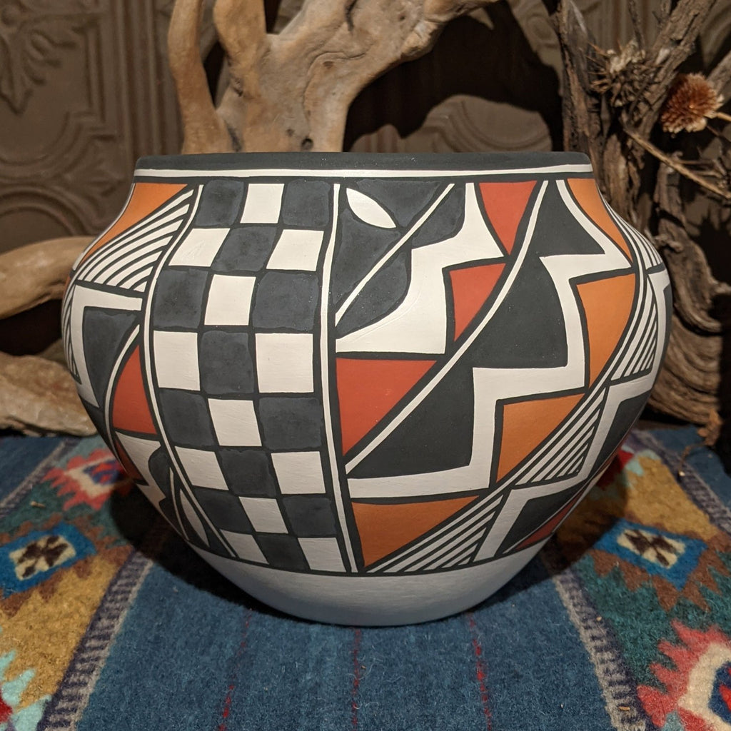 Acoma Pottery by Enoch Joe SWT-POT-0009