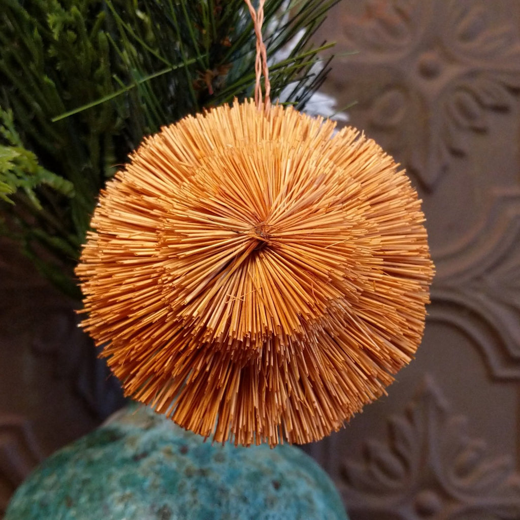 Lion Head Bristle Brush Ornament GF-ORN-BRUSHBB81