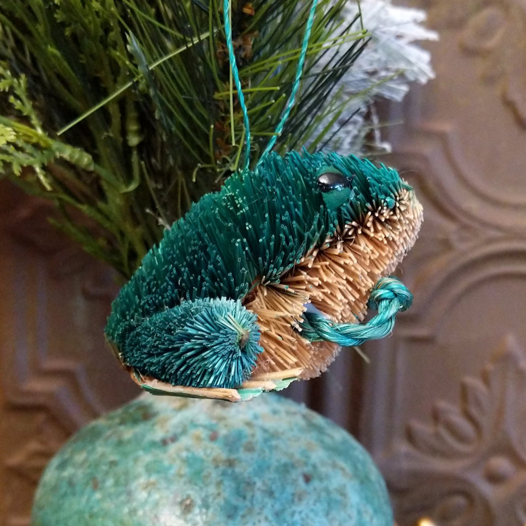 Green Frog Bristle Brush Ornament GF-ORN-BRUSHOR37