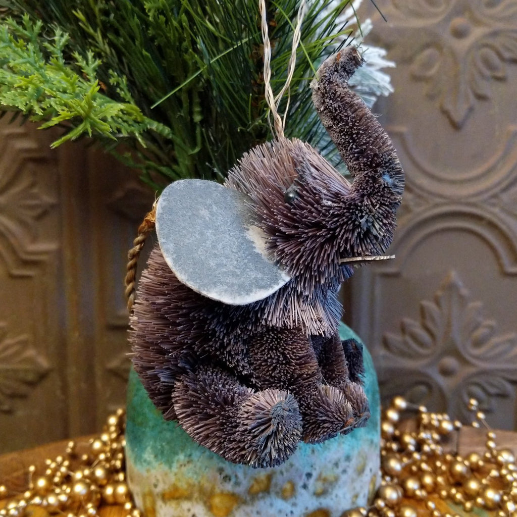 Sitting Elephant Bristle Brush Ornament GF-ORN-BRUSHBET06