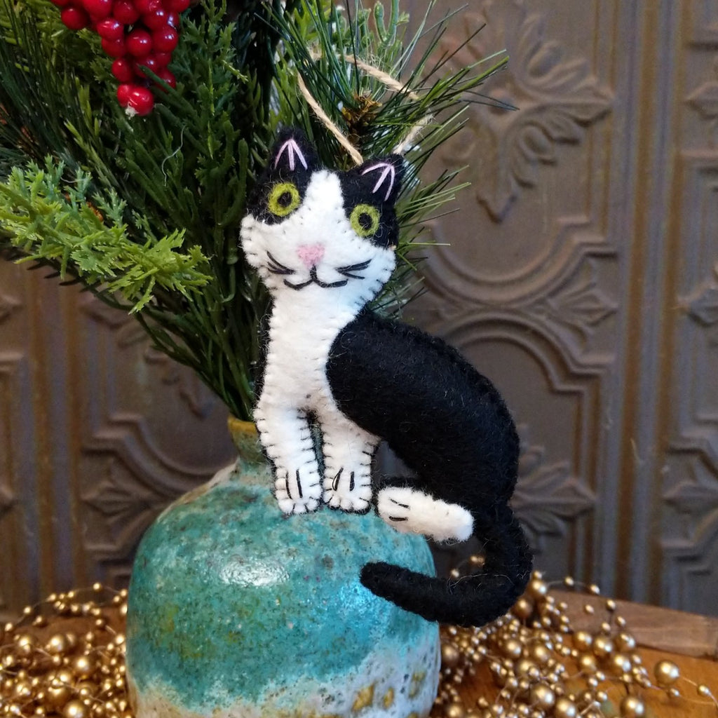 Tuxedo Cat Felt Ornament GF-ORN-FO228