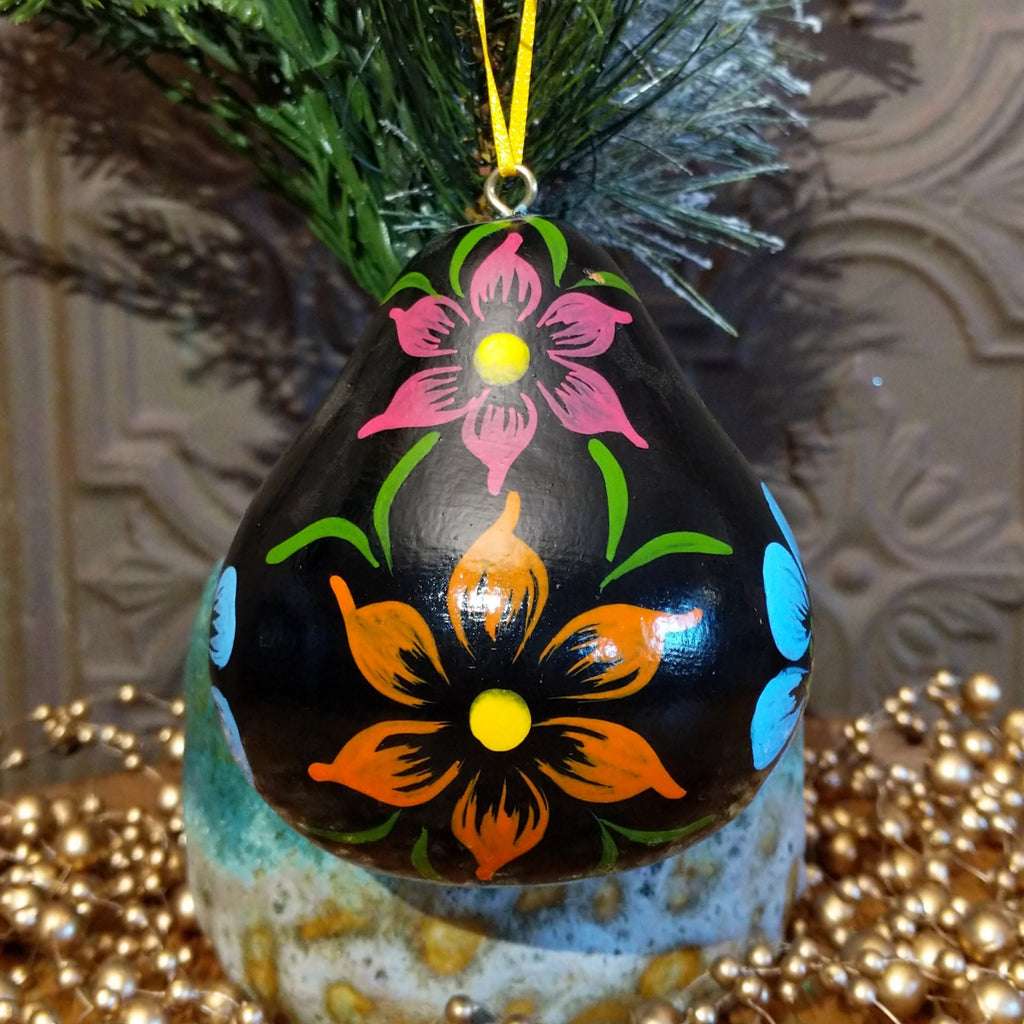 Peruvian Black Nativity Gourd Ornament GF-ORN-0006