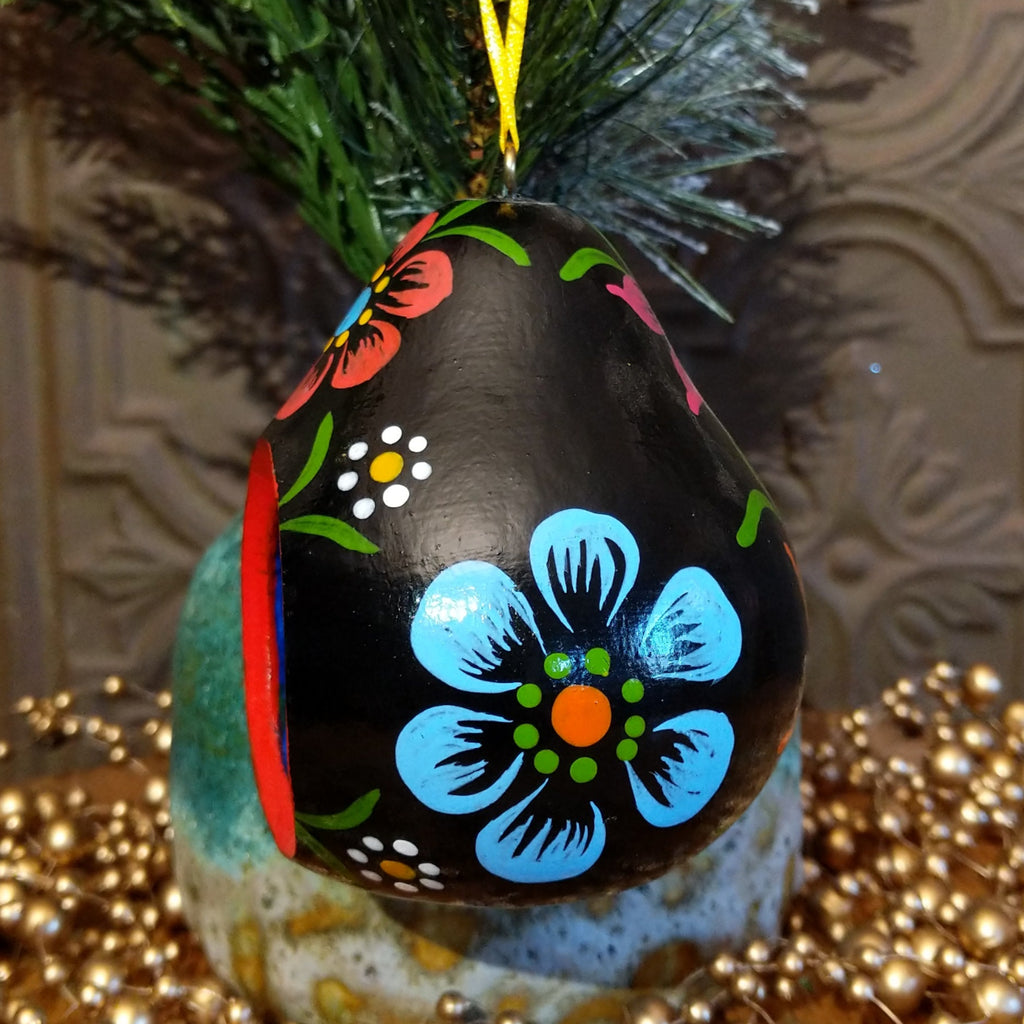 Peruvian Black Nativity Gourd Ornament GF-ORN-0006