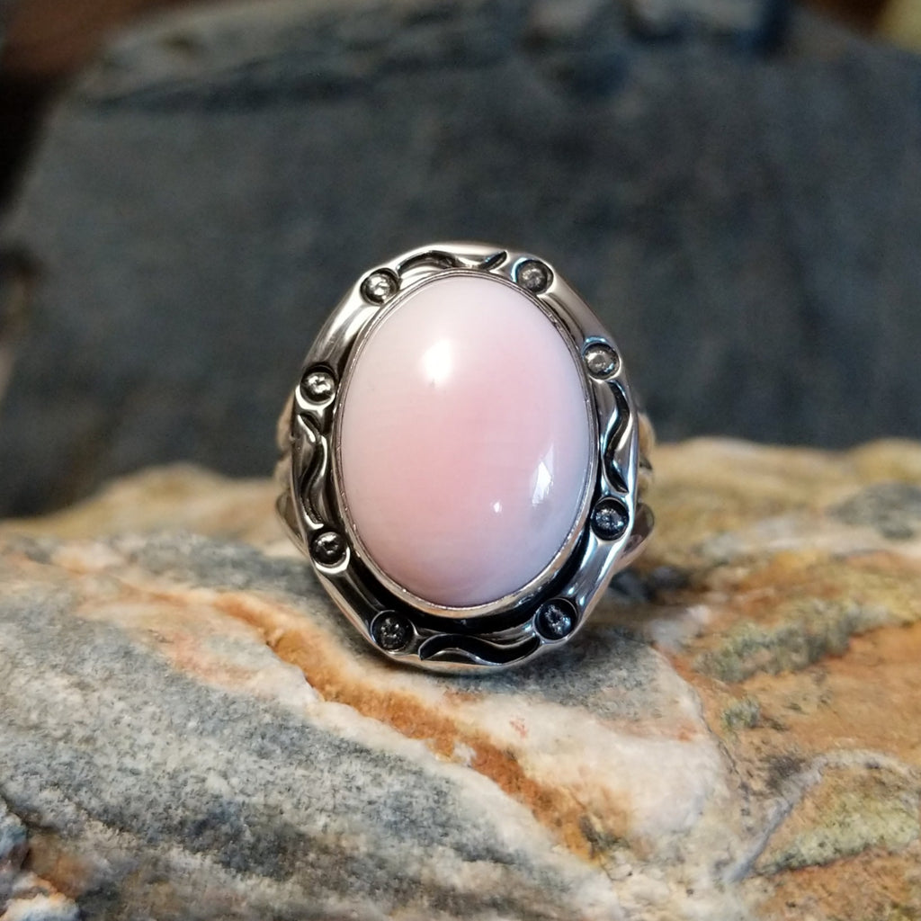 Oval Pink Conch Shell Ring by Terry Wood GJ-RNG-0079